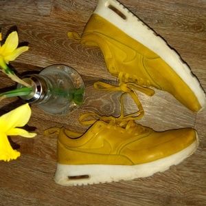 nike air max thea mustard yellow